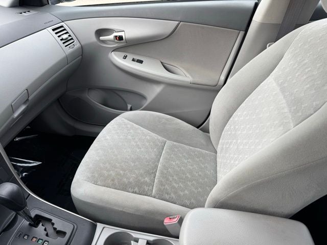 2009 Toyota Corolla LE FWD