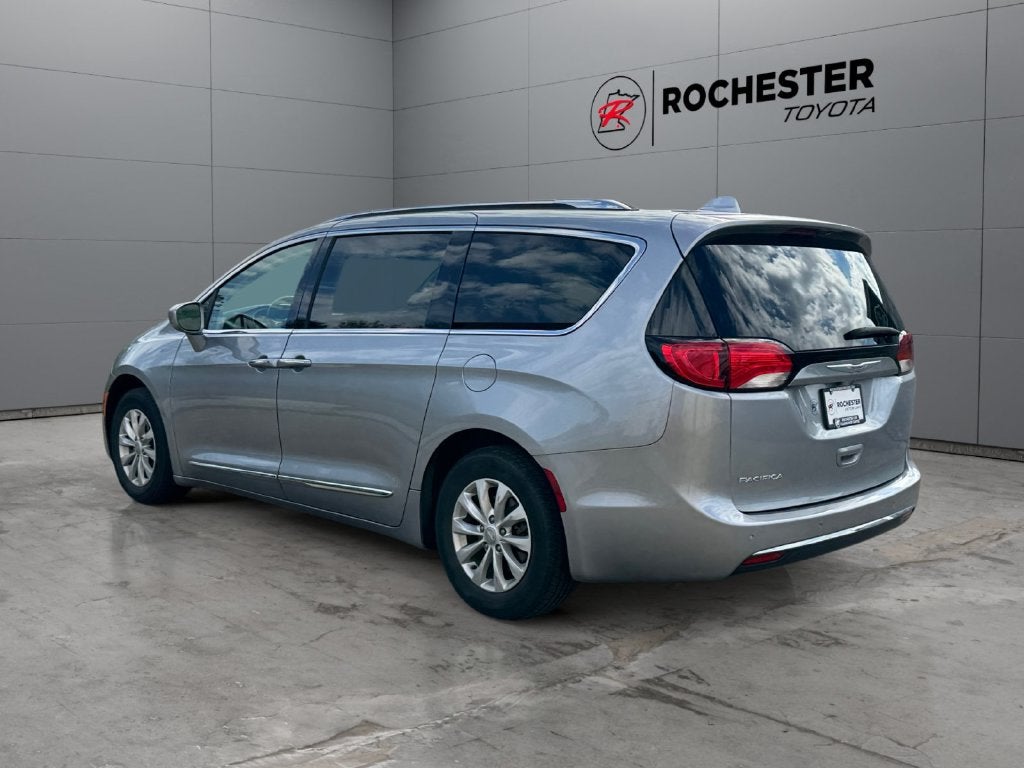 2019 Chrysler Pacifica Touring L FWD