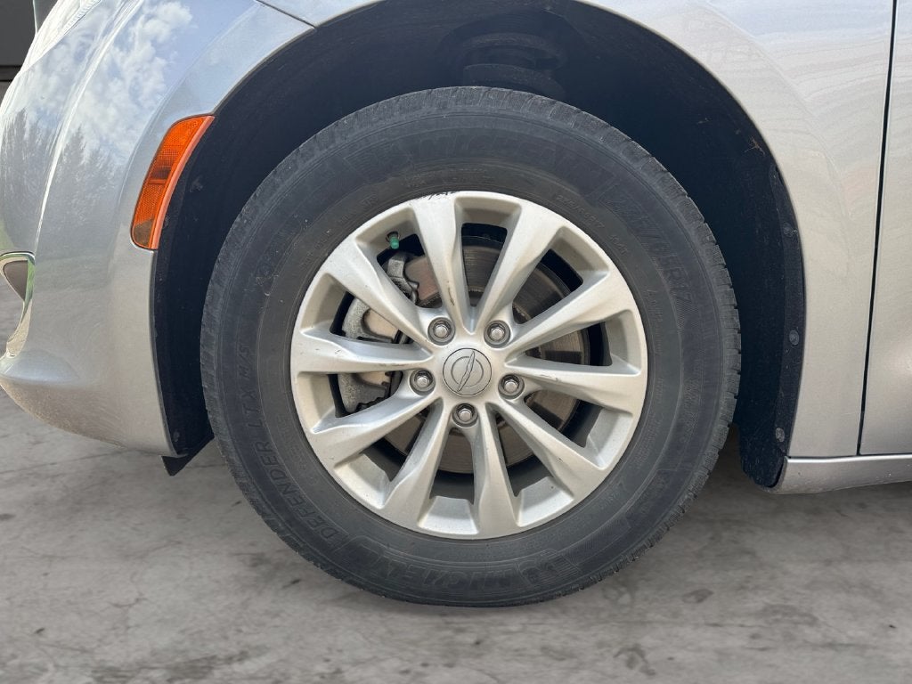 2019 Chrysler Pacifica Touring L FWD