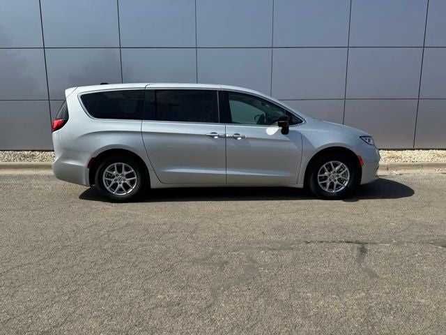 2024 Chrysler Pacifica Touring L FWD