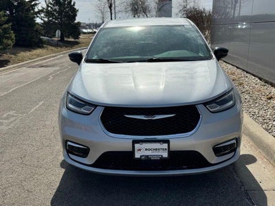 2024 Chrysler Pacifica Touring L FWD