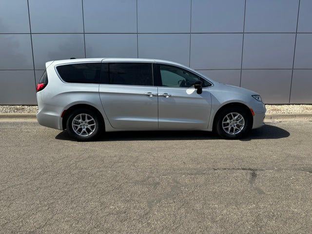2024 Chrysler Pacifica Touring L FWD