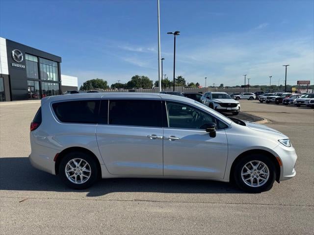2024 Chrysler Pacifica Touring L FWD