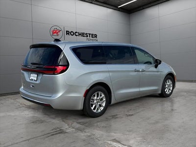 2024 Chrysler Pacifica Touring L FWD