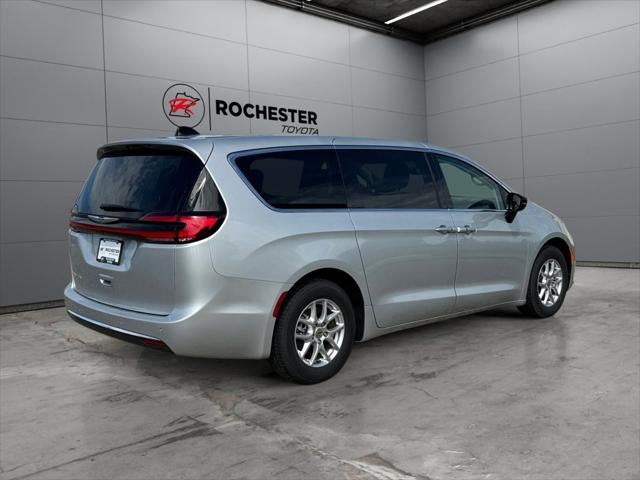 2024 Chrysler Pacifica Touring L FWD
