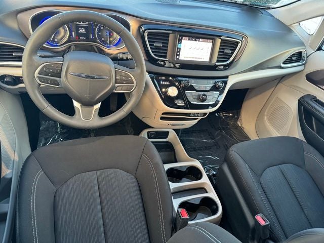 2024 Chrysler Voyager LX FWD