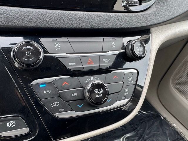 2024 Chrysler Voyager LX FWD