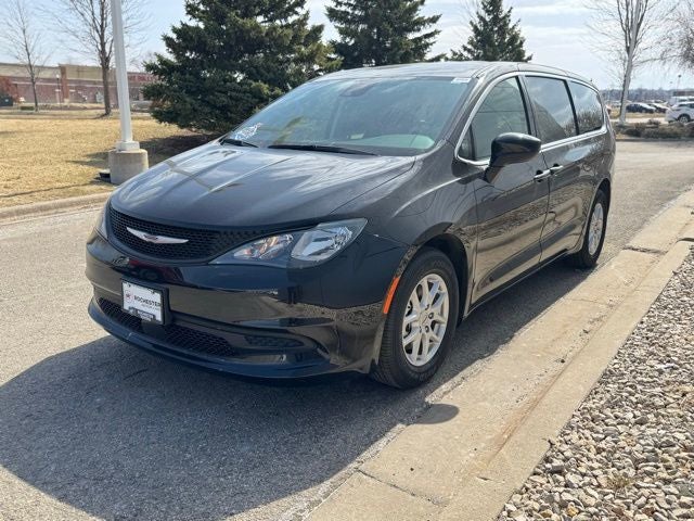 2024 Chrysler Voyager LX FWD