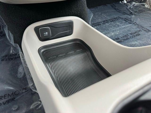 2024 Chrysler Voyager LX FWD