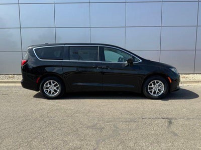 2024 Chrysler Voyager LX FWD