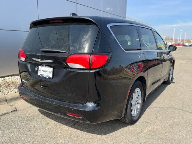 2024 Chrysler Voyager LX FWD