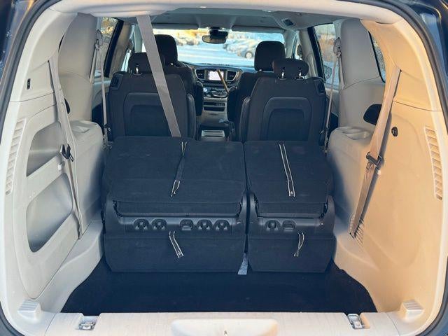 2024 Chrysler Voyager LX FWD