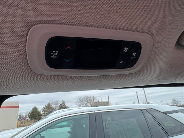 2023 Chrysler Voyager LX FWD