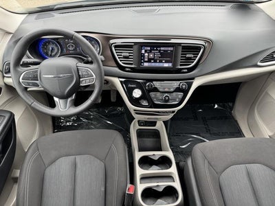 2023 Chrysler Voyager LX FWD