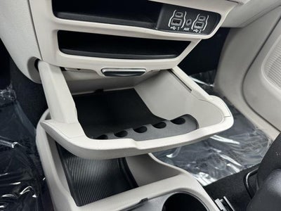 2023 Chrysler Voyager LX FWD