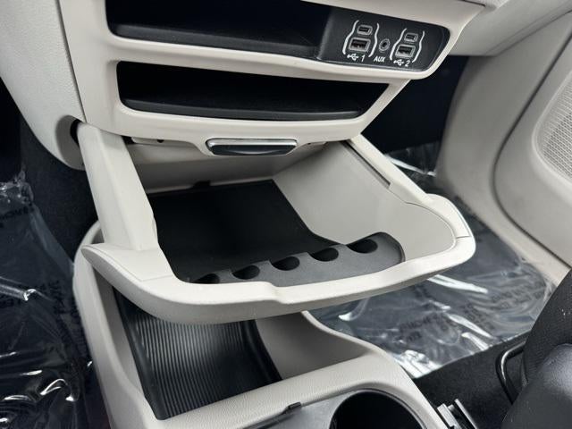 2023 Chrysler Voyager LX FWD