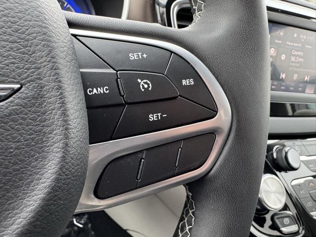 2023 Chrysler Voyager LX FWD