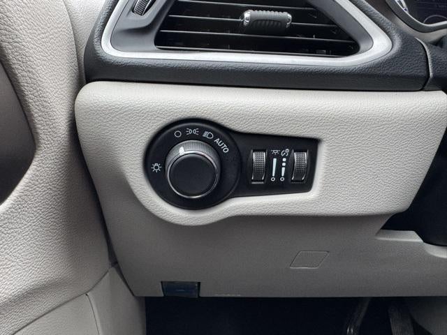 2023 Chrysler Voyager LX FWD