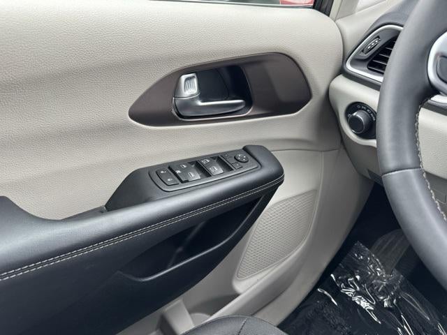 2023 Chrysler Voyager LX FWD