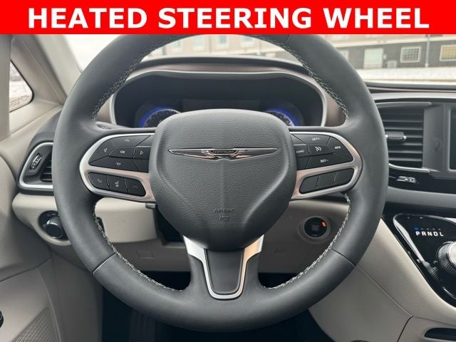 2023 Chrysler Voyager LX FWD