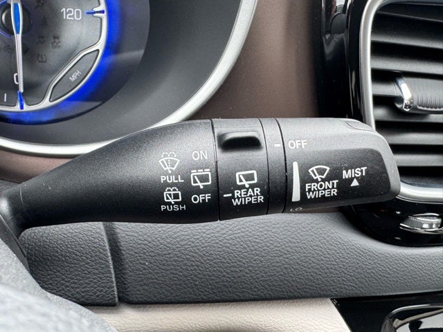 2023 Chrysler Voyager LX FWD