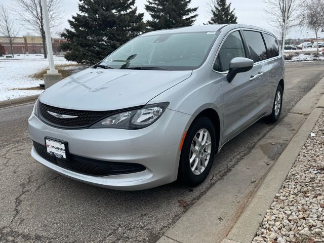 2023 Chrysler Voyager LX FWD