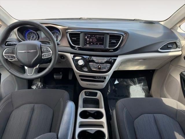 2023 Chrysler Voyager LX FWD