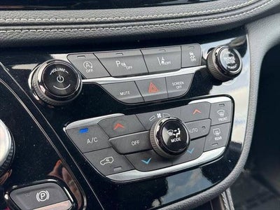 2025 Chrysler Pacifica Limited FWD