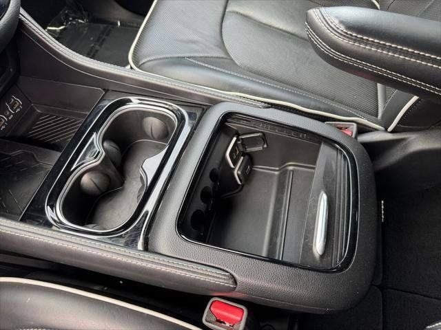 2025 Chrysler Pacifica Limited FWD