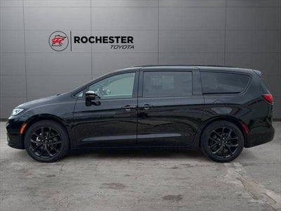 2025 Chrysler Pacifica Limited FWD