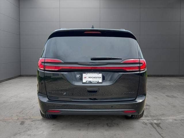 2025 Chrysler Pacifica Limited FWD