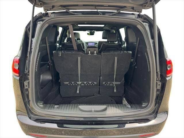 2025 Chrysler Pacifica Limited FWD