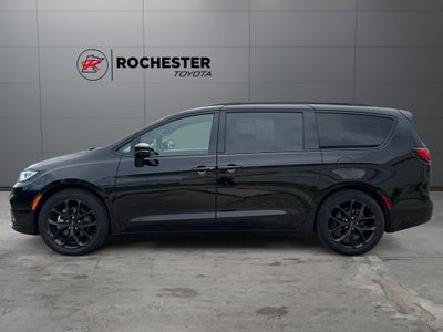 2025 Chrysler Pacifica Limited FWD