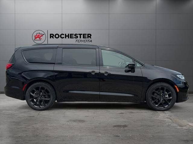 2025 Chrysler Pacifica Limited FWD