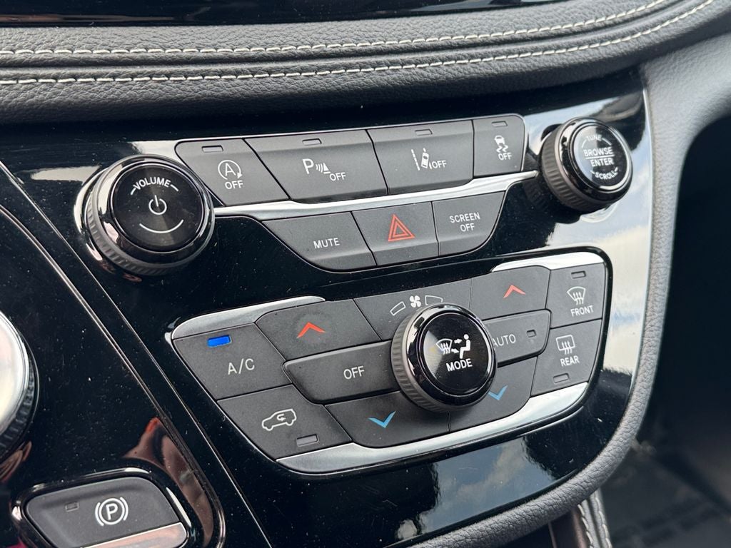 2025 Chrysler Pacifica Limited FWD