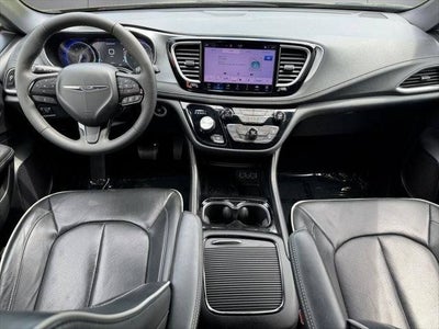 2025 Chrysler Pacifica Limited FWD