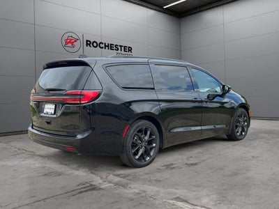 2025 Chrysler Pacifica Limited FWD