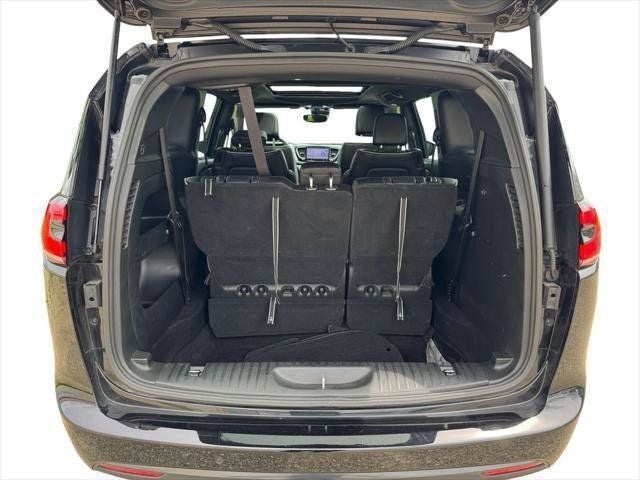 2025 Chrysler Pacifica Limited FWD