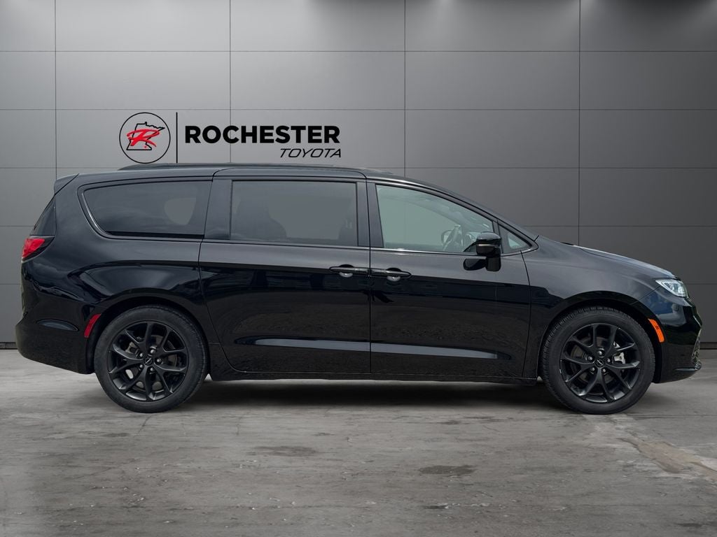 2025 Chrysler Pacifica Limited FWD