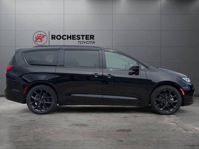 2025 Chrysler Pacifica Limited FWD