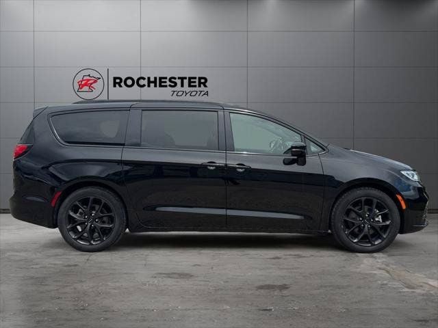 2025 Chrysler Pacifica Limited FWD