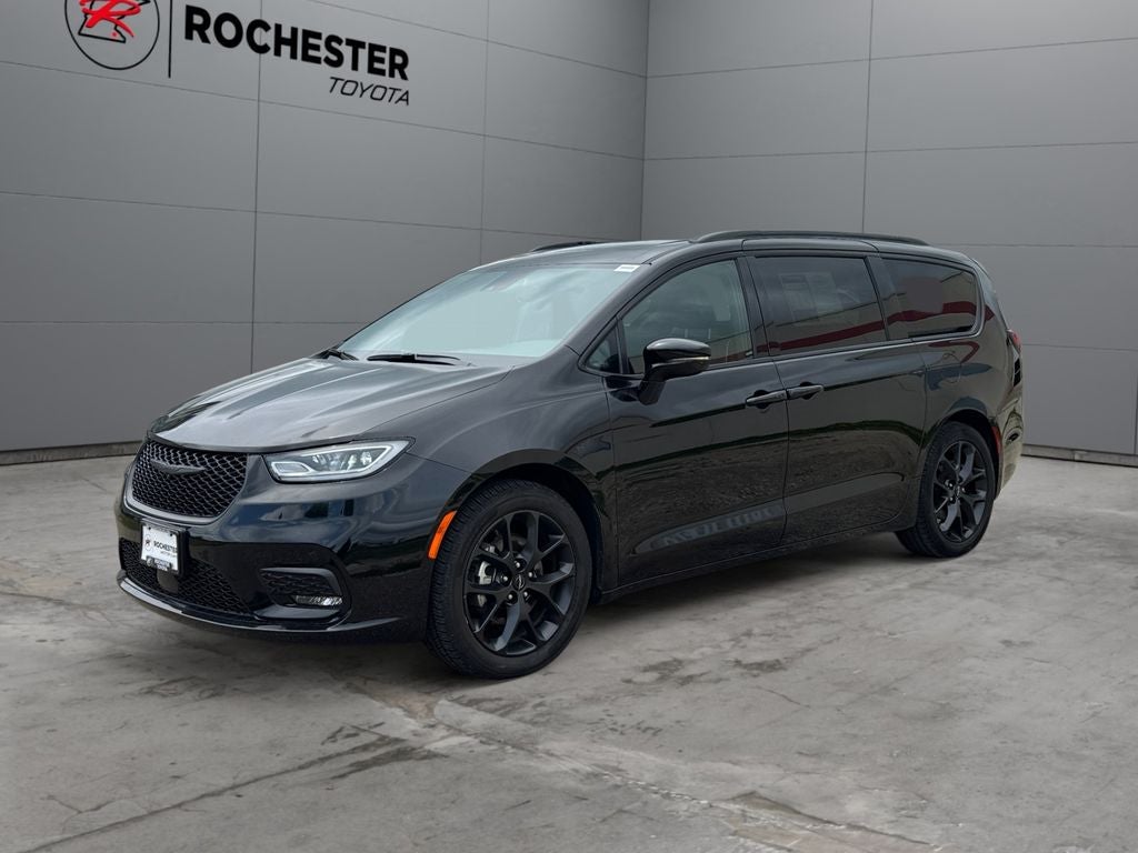 2025 Chrysler Pacifica Limited FWD