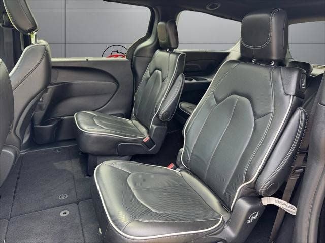 2025 Chrysler Pacifica Limited FWD
