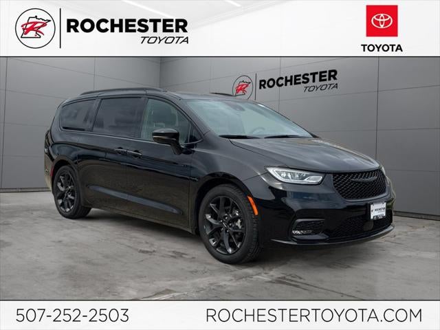 2025 Chrysler Pacifica Limited FWD