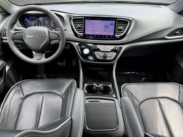 2025 Chrysler Pacifica Limited FWD