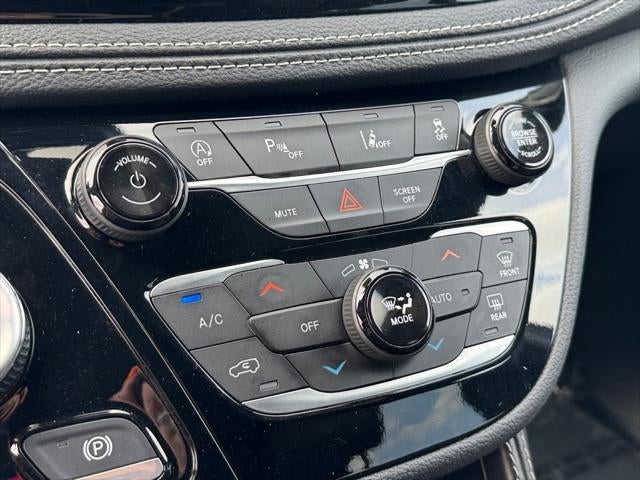 2025 Chrysler Pacifica Limited FWD
