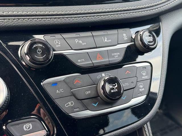 2025 Chrysler Pacifica Limited FWD