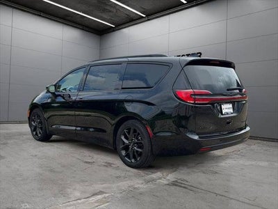 2025 Chrysler Pacifica Limited FWD