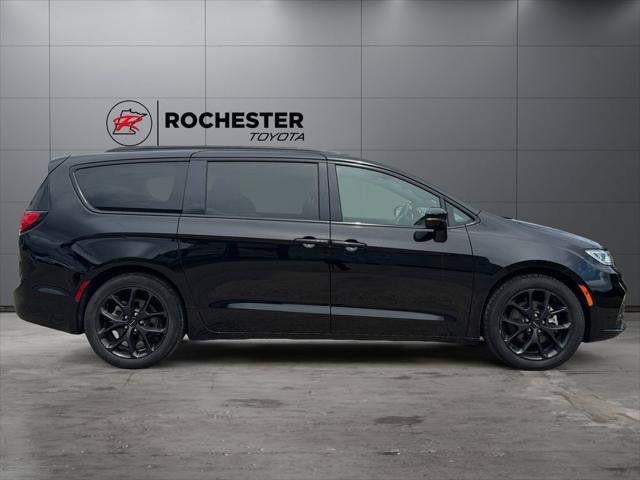 2025 Chrysler Pacifica Limited FWD