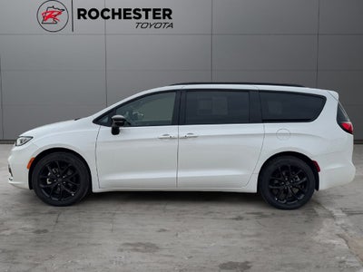 2025 Chrysler Pacifica Limited FWD